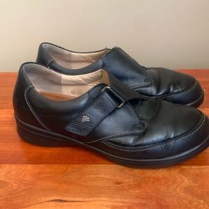 Finn Comfort  black shoes, size 7.5
